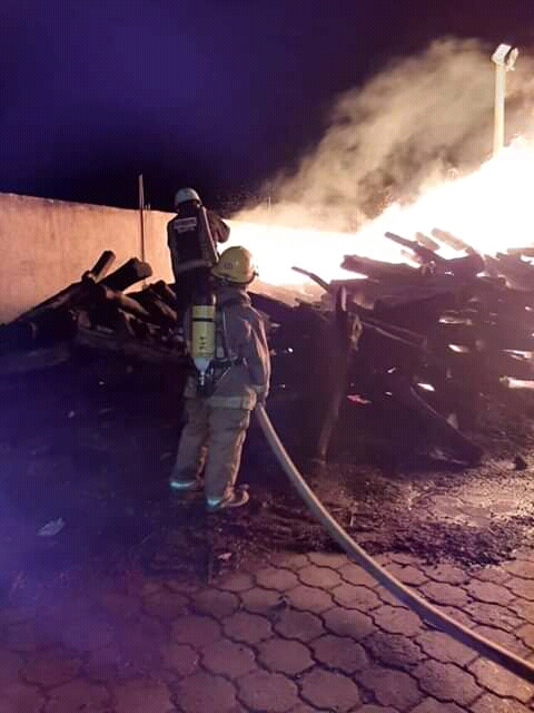 Incendio Deja Cuantiosas P Rdidas En Bodega De Le N