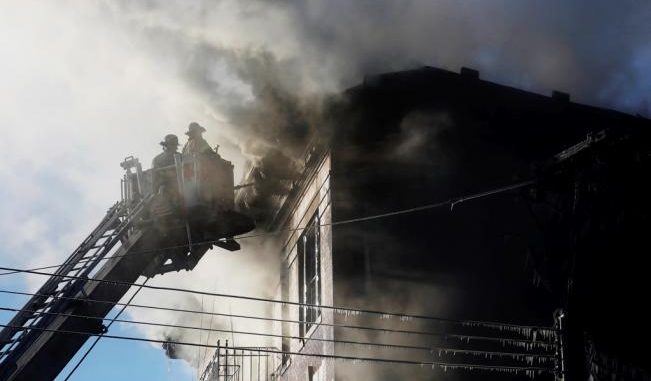 Incendio en edificio del Bronx