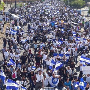 Multitudinaria marcha,Ortega,represión,