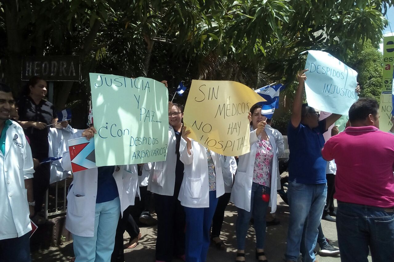 Despido de médicos en León - Radio Corporacion